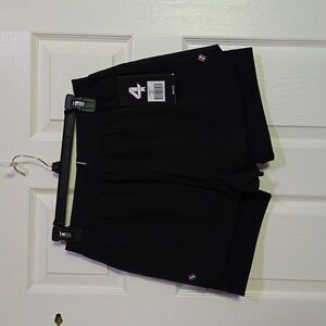 4 Laps Command 3 pocket Shorts in Black, Size Small. NWT**